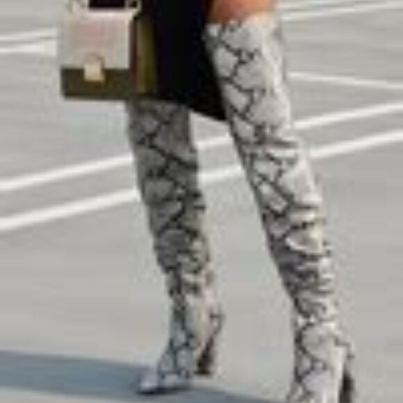 Women's ShoeDazzle Thigh High Snake Heeled Boot Size 8.5 EUC In Box - Picture 3 of 13